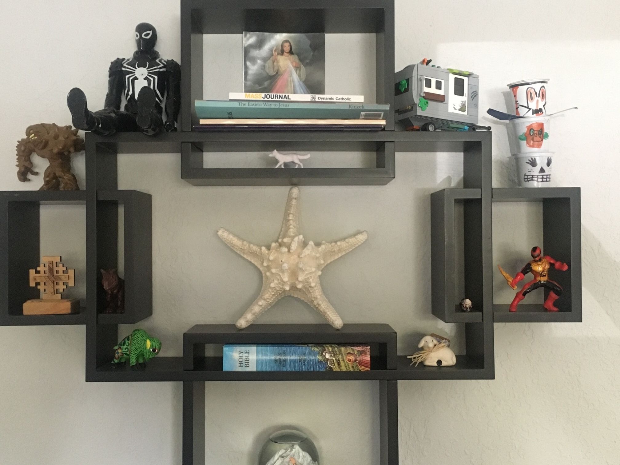 Shelf with multiple display boxes