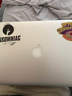 Apple Laptop MacBook Air MD628LL/A Intel Core i5 1.70 GHz 4 GB Memory 64 GB SSD 13.3in Display