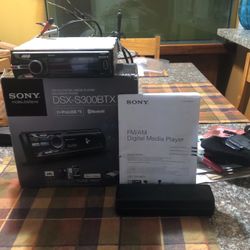 Sony MP3 Car stereo Removable Face Plate USB Like New, Still With  Box And Users Manuel