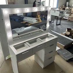 Makeup Vanity with Hollywood Lights Built-in, 6 Drawers, Wide Hollywood Mirror, Glam Glass Top, White Vanity Makeup