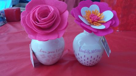 Set of 2 Pretty Felt Flowers in Ceramic Vase