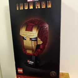 RETIRED LEGO Marvel #76165 Iron Man Helmet