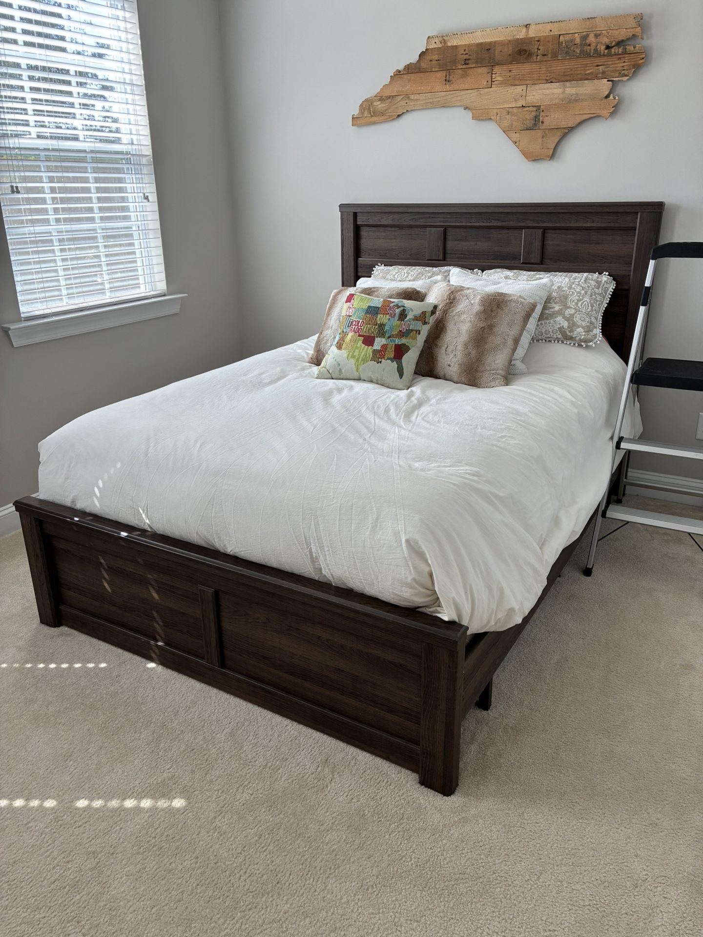 Queen Bedroom Set