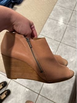 Womens Lucky brand peep toe wedges size 11