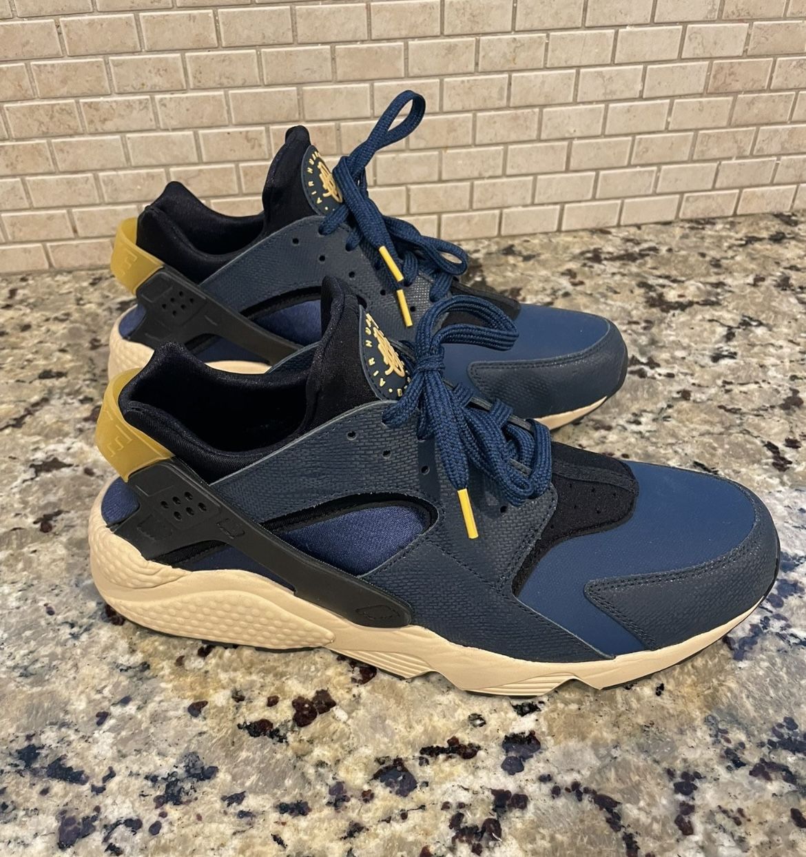 Nike Huarache Size 12