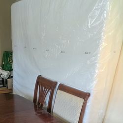 Never Used , King Size Lucid 10 Inch Firm Matress 