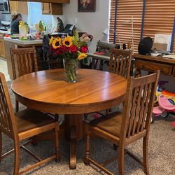 Oak Table Whit 4 Chairs