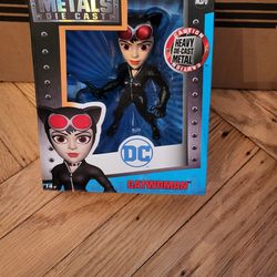 DC Comics Catwoman RETIRED Die-Cast Collectible Metal Figure 