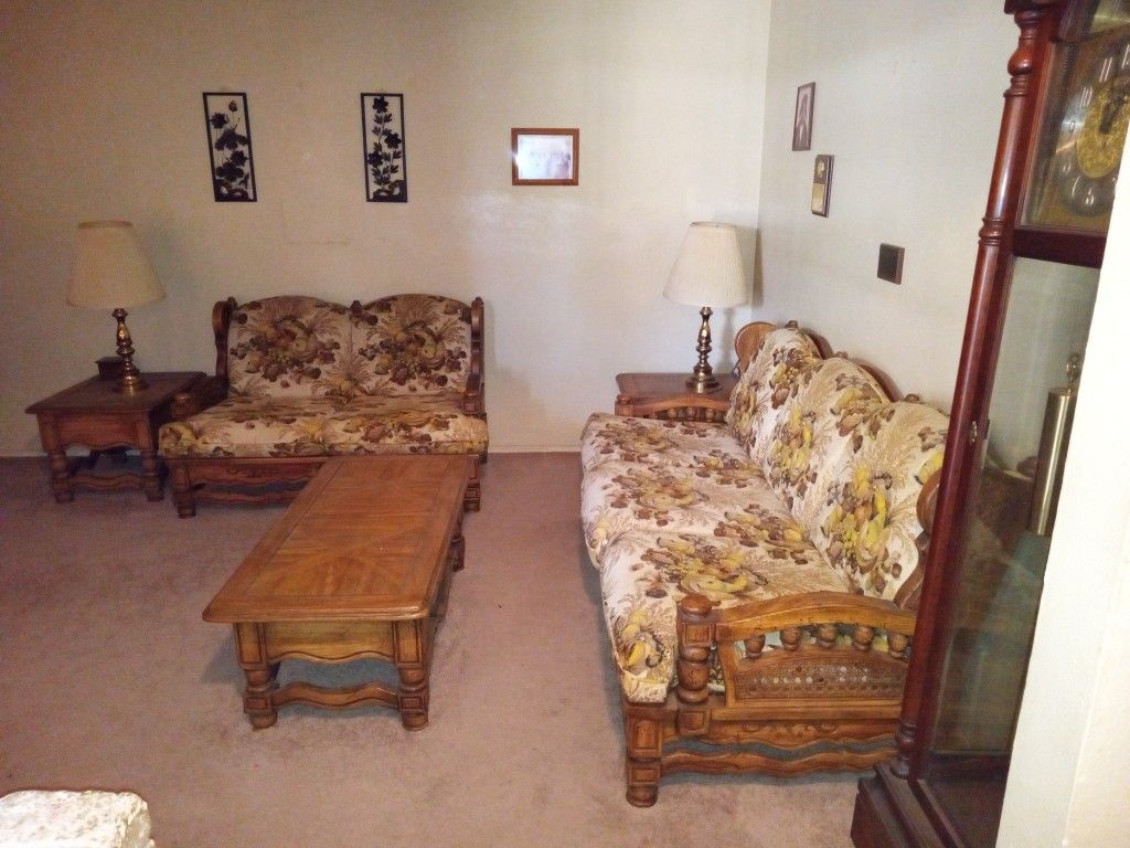 Sofa Set w/ Matching Sofa Table & End Tables