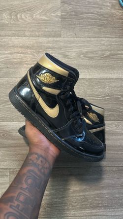 Air Jordan black gold  metallic size 12