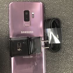 Samsung galaxy s9 plus (64 Gb)unlocked , Sold with store warranty 