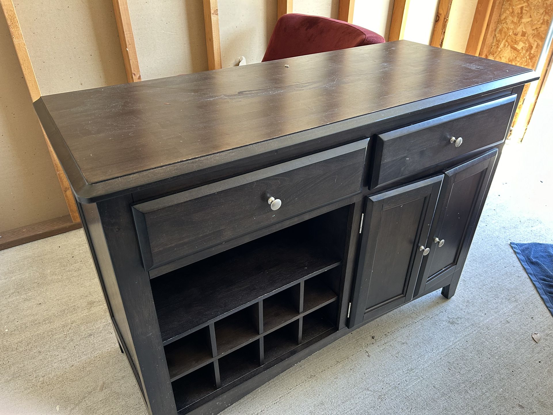 Entertainment/Sideboard/Buffet Stand