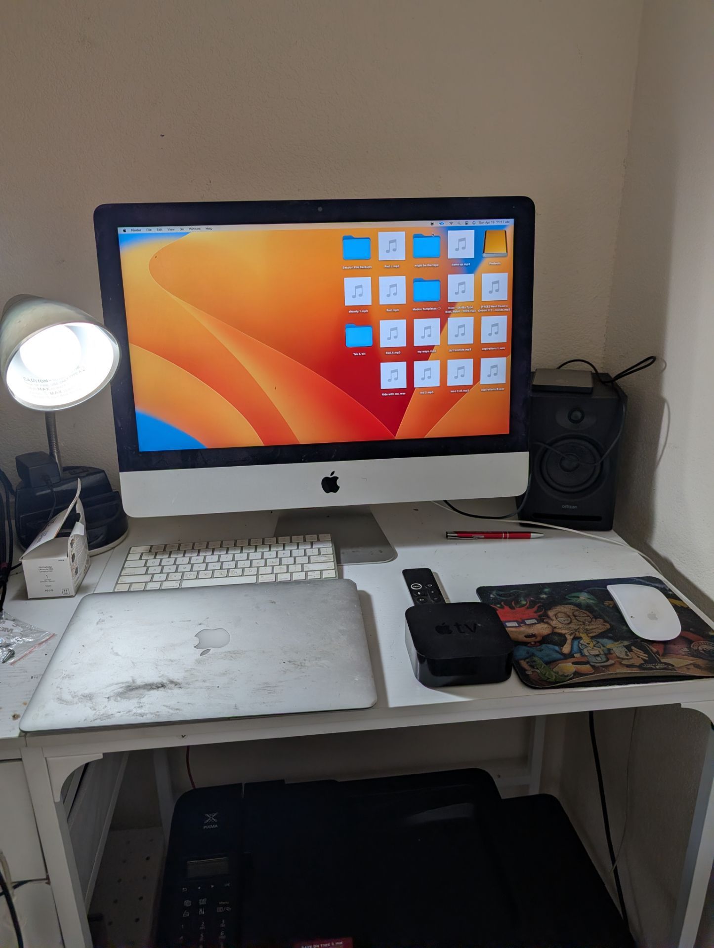 Apple Tech & Production Gear Bundle - 21.5" iMac 4K, Apple TV 4K, Macbook