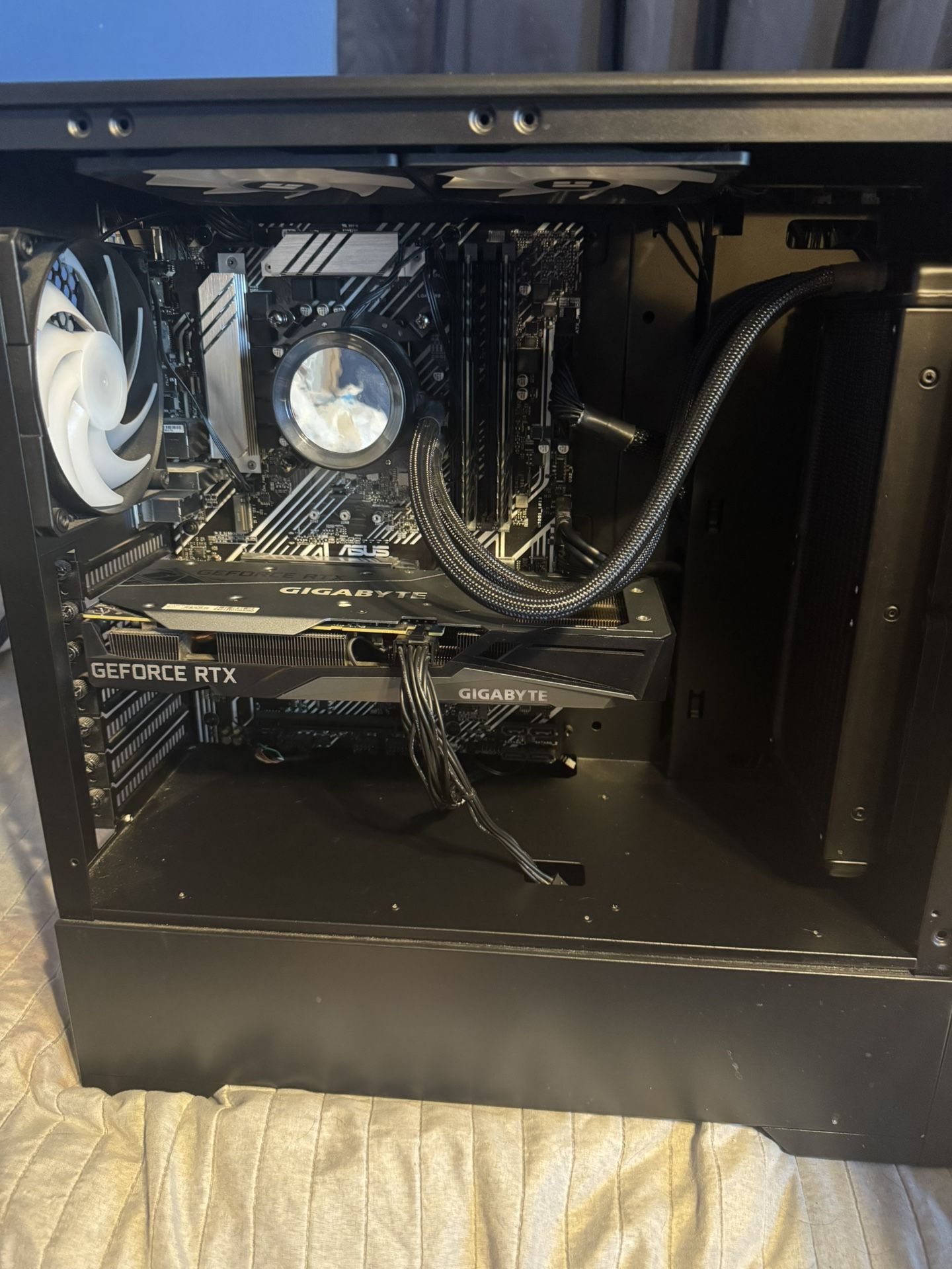 Gaming Pc And Gaming Monitor