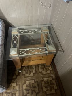 Solid Wood/Glass End Table  22 h x 24 w x 28 d