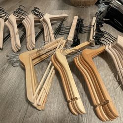 100+ Wooden Clothing Hangers – Bundle Sale