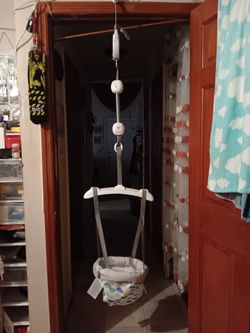 Infant Master Baby Doorway Jumper  Pick Up Only Bx