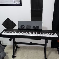 Yamaha P-225 Piano And Liquid Stands