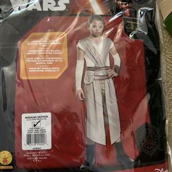 Rey Costume & Staff MUST PICK UP BY 10/15