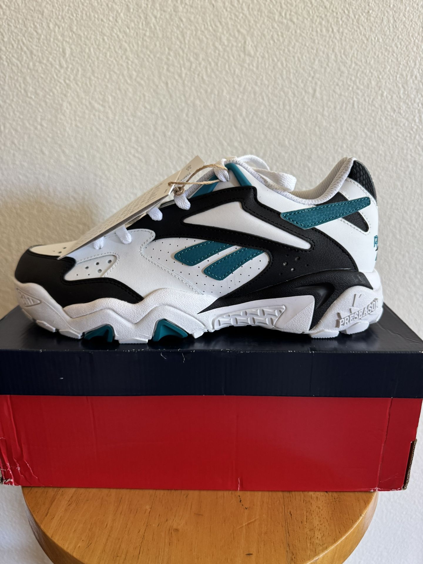 Reebok Preseason 94 Low Size 8.5 Mens (Brand New w/ Original Box)