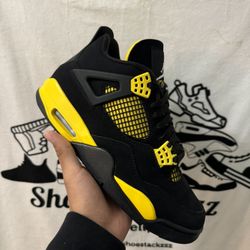 Jordan 4 Retro “Thunder” 