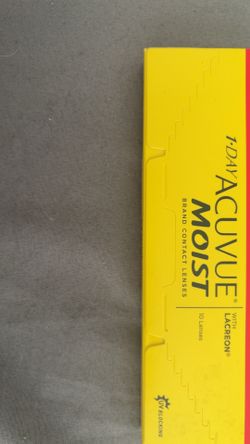 Acuvue Moist Contact Lenes