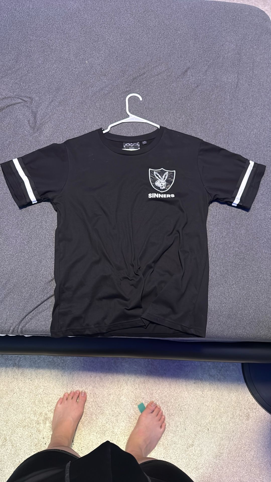 L/V Sinners Tee (medium) Black Color