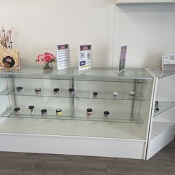 Glass showcase