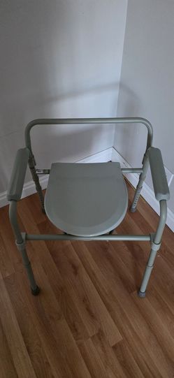 Medical bedside commode 3 in 1 Model.