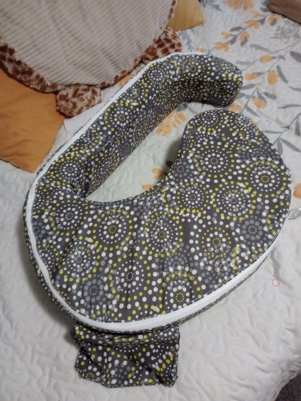 Nursing pillow