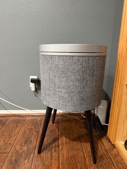 Sound stream table speaker