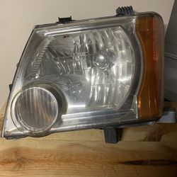 2014 Nissan Xterra Driver HeadLight 