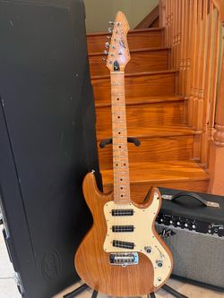Peavey T30 Vintage American Guitar w/ Hardshell Case, Fender Amp