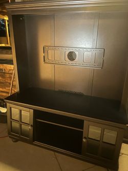 DRK BROWN TV ENTERTAINMENT CENTER  67x54x19   $60