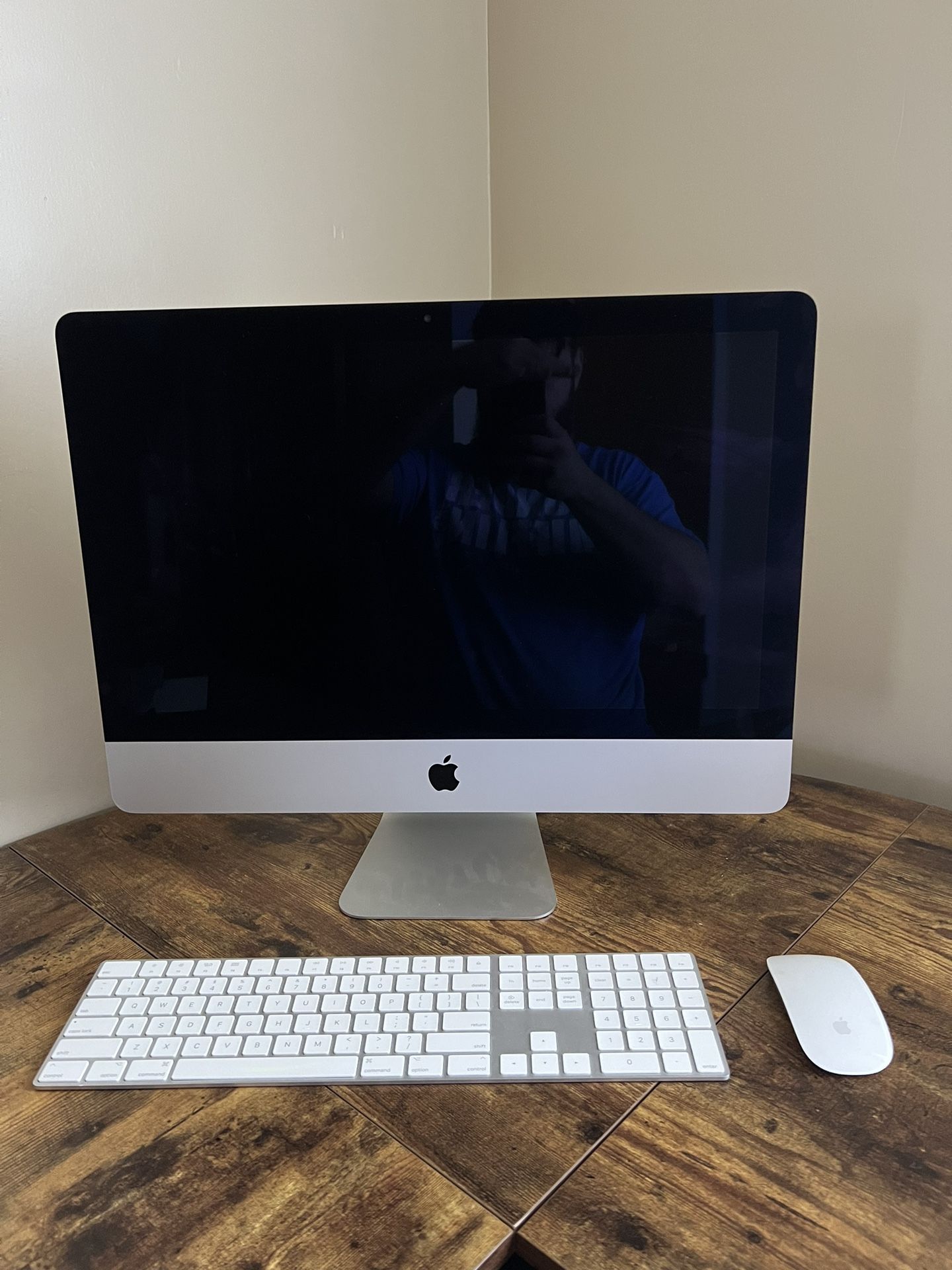 iMac 21.5 inch Retina 4K (Mid 2017) with i7