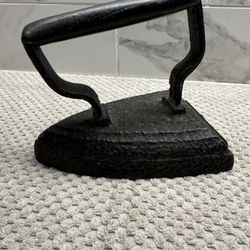 Antique Cast Iron Flat Clothes Iron Very old