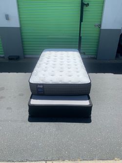 Twin bed set