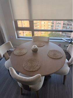 Modern Round Dining Table Set – Table, 4 Chairs & Placemats