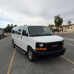 2017 GMC Savana LS G3500 Passenger Van 