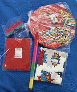 Spider-Man Piñata Balloon Tablecloth  Bundle 