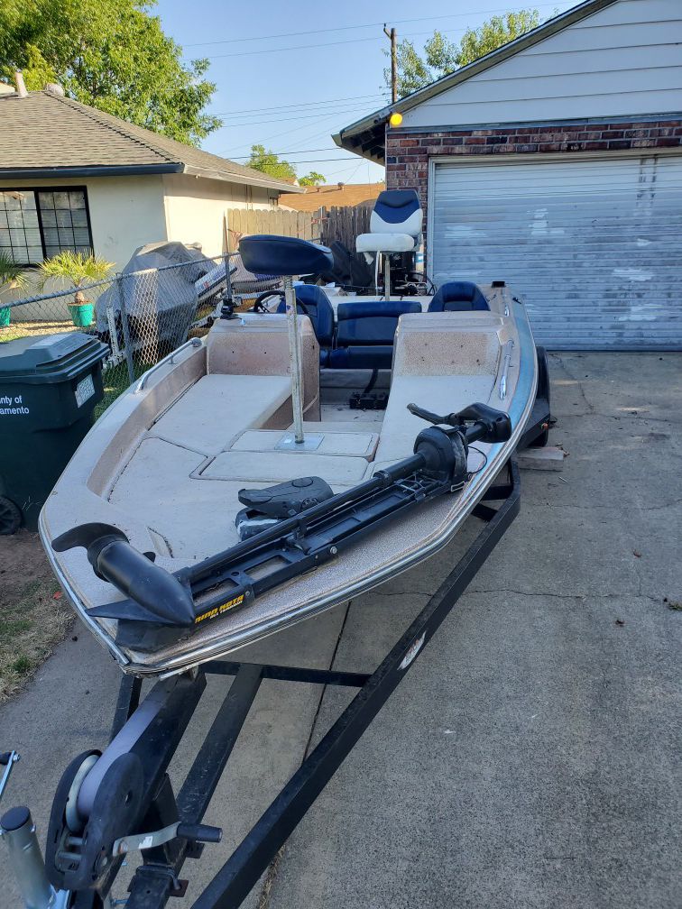 1985 Skeeter bass boat with lots of new parts