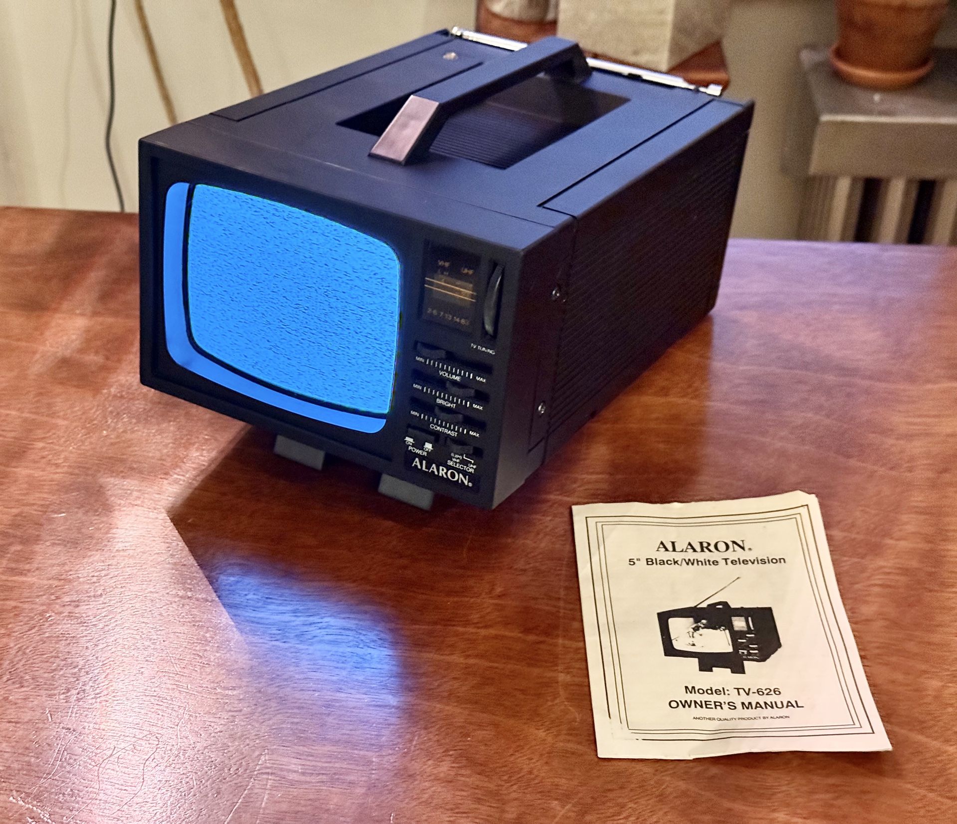 Alaron TV-626 5” Portable B/W TV