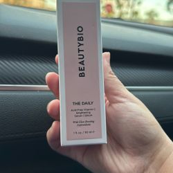 Beautybio “The Daily” vitamin c Face Serum