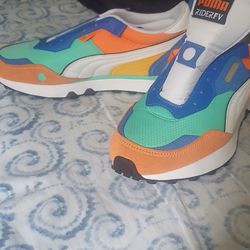 Size 10 puma shoes