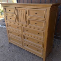 Dressers For Sale READ THE POST 