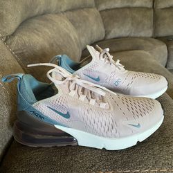 Nike shoes size 7 for women's