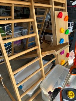 Children’s play structure