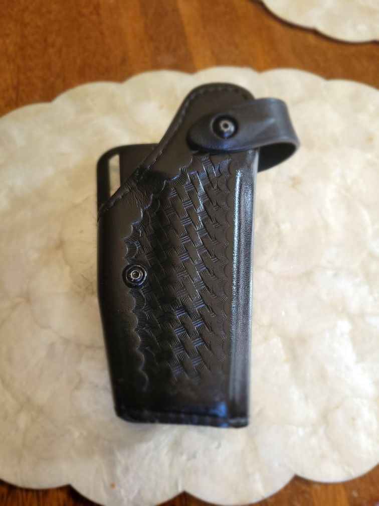 Safariland Holster 6280-83 Glock 17 22 Level II RH F