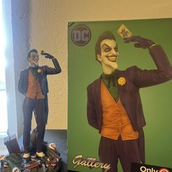 Joker Gallery Statue 
