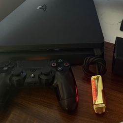 PS4 Slim 